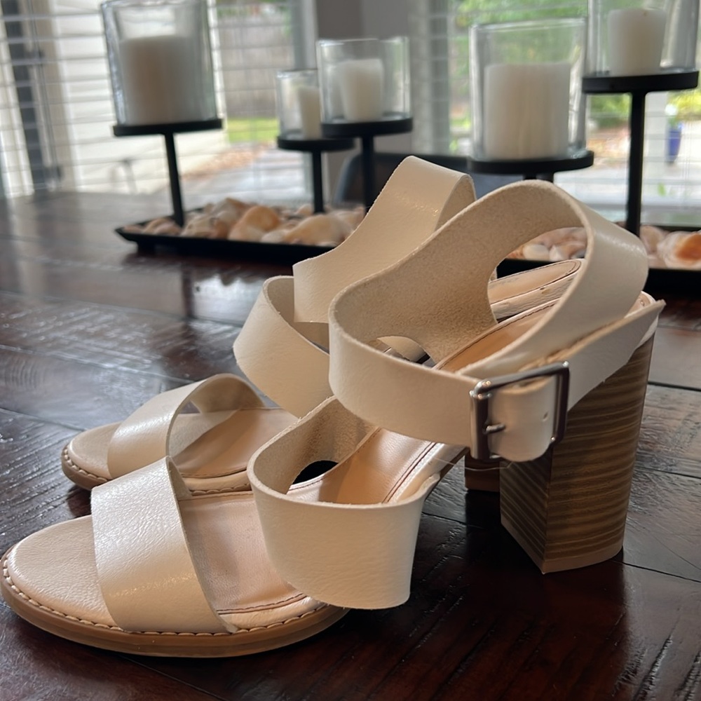 Cream Sandals - Picture 2 of 5